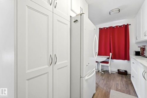#1 14235 82 St Nw, Edmonton, AB - Indoor