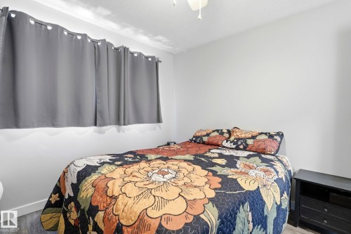 #1 14235 82 St Nw, Edmonton, AB - Indoor Photo Showing Bedroom
