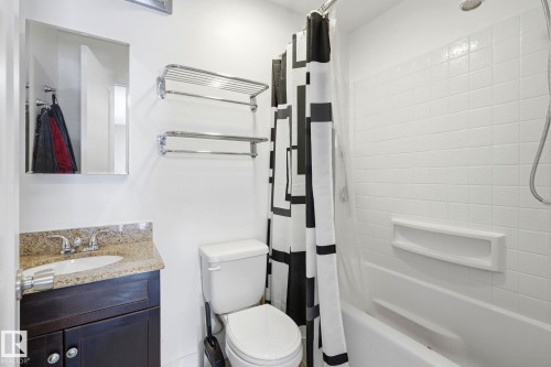#1 14235 82 St Nw, Edmonton, AB - Indoor Photo Showing Bathroom