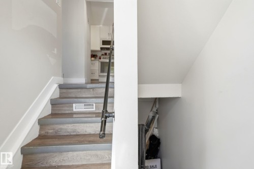 #1 14235 82 St Nw, Edmonton, AB - Indoor Photo Showing Other Room