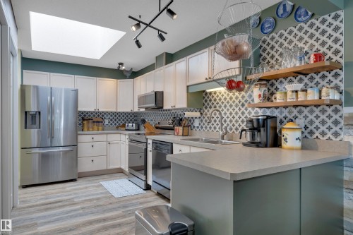 #62 4410 52 Ave, Wetaskiwin, AB - Indoor Photo Showing Kitchen With Double Sink