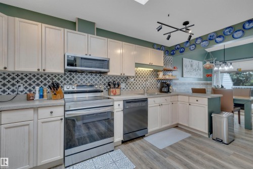 #62 4410 52 Ave, Wetaskiwin, AB - Indoor Photo Showing Kitchen