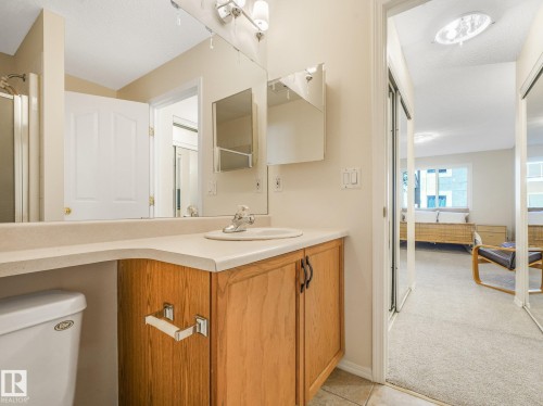 #114 10511 42 Av Nw, Edmonton, AB - Indoor Photo Showing Bathroom