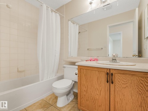 #114 10511 42 Av Nw, Edmonton, AB - Indoor Photo Showing Bathroom