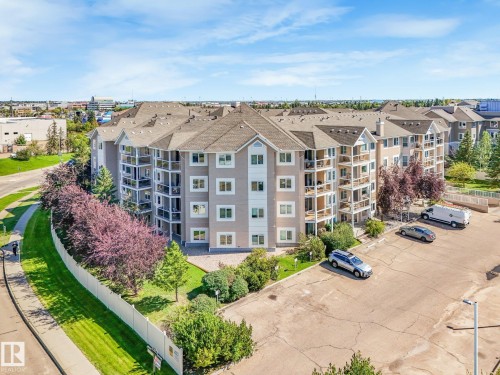 #114 10511 42 Av Nw, Edmonton, AB - Outdoor