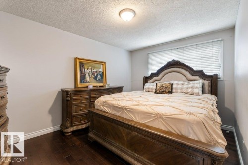 11447 39 Avenue Nw, Edmonton, AB - Indoor Photo Showing Bedroom