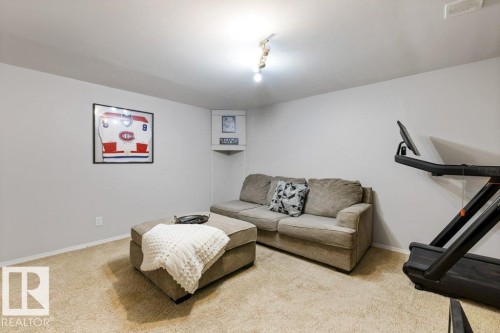 11447 39 Avenue Nw, Edmonton, AB - Indoor