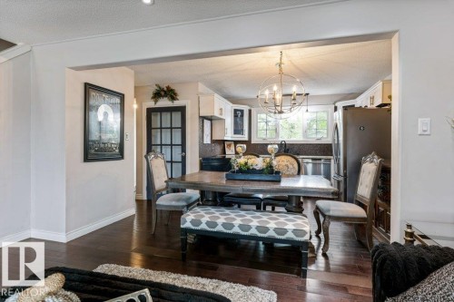 11447 39 Avenue Nw, Edmonton, AB - Indoor Photo Showing Dining Room