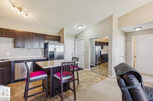 #7419 7327 South Terwillegar Dr Nw, Edmonton, AB - Indoor Photo Showing Kitchen