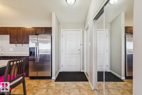 #7419 7327 South Terwillegar Dr Nw, Edmonton, AB - Indoor Photo Showing Kitchen
