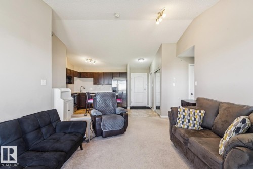 #7419 7327 South Terwillegar Dr Nw, Edmonton, AB - Indoor Photo Showing Living Room