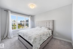 Primary bedroom - 