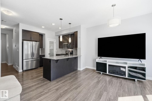 1793 Keene Crescent Sw, Edmonton, AB - Indoor Photo Showing Kitchen