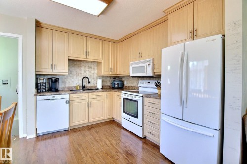 9743 65 Avenue Nw, Edmonton, AB 