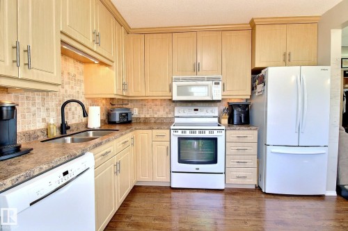 9743 65 Avenue Nw, Edmonton, AB 
