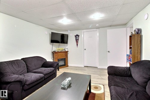 9743 65 Avenue Nw, Edmonton, AB 