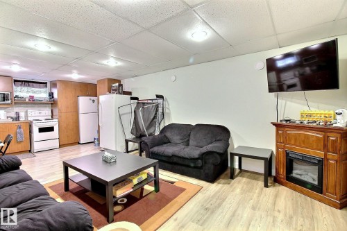 9743 65 Avenue Nw, Edmonton, AB 