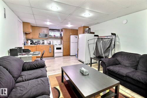 9743 65 Avenue Nw, Edmonton, AB 