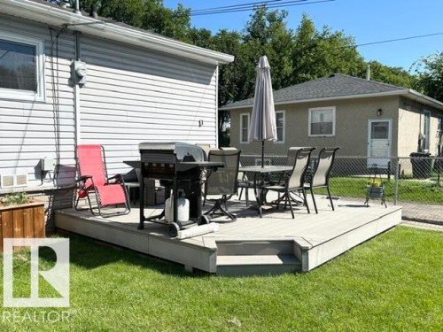 9743 65 Avenue Nw, Edmonton, AB 