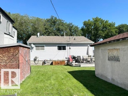 9743 65 Avenue Nw, Edmonton, AB 
