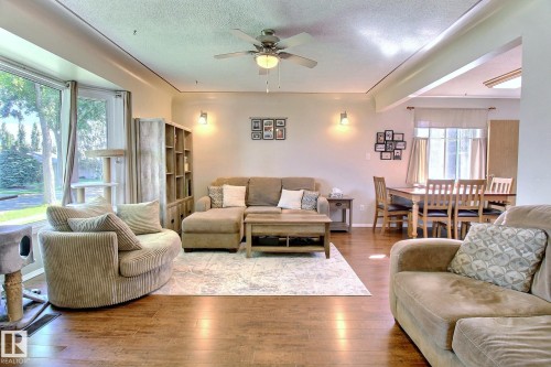 9743 65 Avenue Nw, Edmonton, AB 