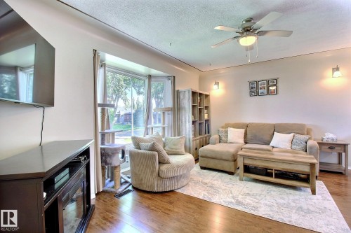 9743 65 Avenue Nw, Edmonton, AB 