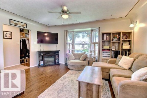 9743 65 Avenue Nw, Edmonton, AB 