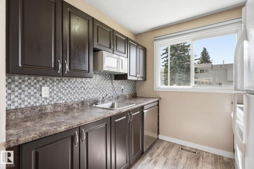 234 Dickinsfield Court Nw, Edmonton, AB - Indoor Photo Showing Kitchen