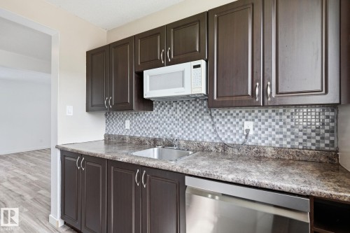 234 Dickinsfield Court Nw, Edmonton, AB - Indoor Photo Showing Kitchen