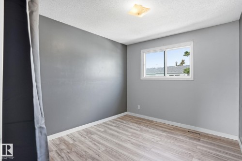 234 Dickinsfield Court Nw, Edmonton, AB - Indoor Photo Showing Other Room