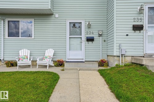 234 Dickinsfield Court Nw, Edmonton, AB - Outdoor