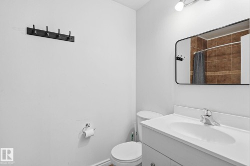 234 Dickinsfield Court Nw, Edmonton, AB - Indoor Photo Showing Bathroom