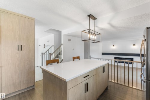 10612 10 Avenue Nw, Edmonton, AB - Indoor Photo Showing Kitchen