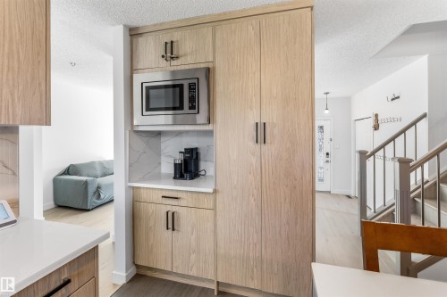 10612 10 Avenue Nw, Edmonton, AB - Indoor Photo Showing Kitchen