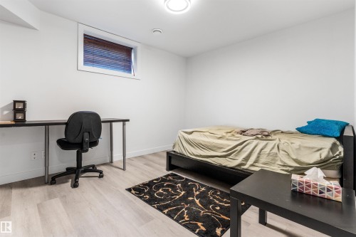 10612 10 Avenue Nw, Edmonton, AB - Indoor Photo Showing Bedroom