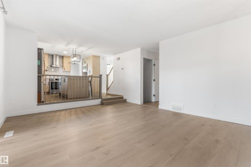 10612 10 Avenue Nw, Edmonton, AB - Indoor Photo Showing Other Room