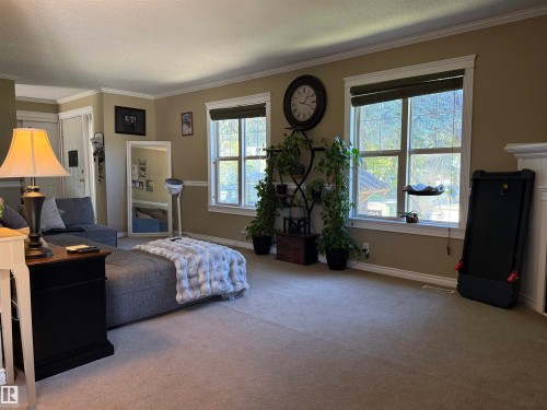 153 Maple Crescent, Wetaskiwin, AB - Indoor
