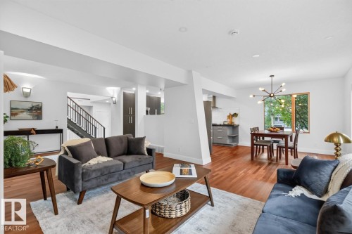8860 93 Street Nw, Edmonton, AB - Indoor Photo Showing Living Room
