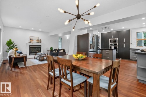 8860 93 Street Nw, Edmonton, AB - Indoor Photo Showing Dining Room