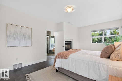 8860 93 Street Nw, Edmonton, AB - Indoor Photo Showing Bedroom