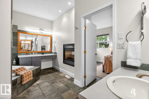8860 93 Street Nw, Edmonton, AB - Indoor Photo Showing Bathroom