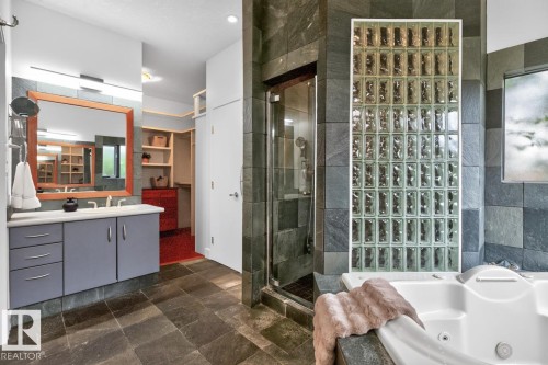 8860 93 Street Nw, Edmonton, AB - Indoor Photo Showing Bathroom