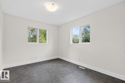 8860 93 Street Nw, Edmonton, AB - Indoor Photo Showing Other Room