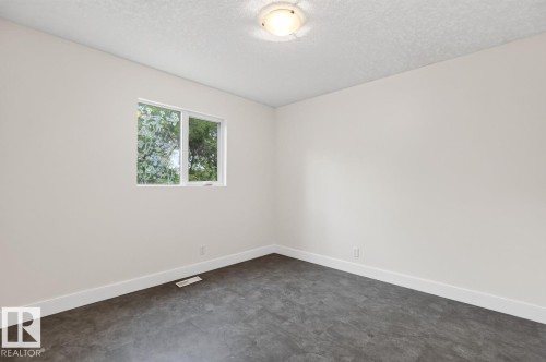 8860 93 Street Nw, Edmonton, AB - Indoor Photo Showing Other Room