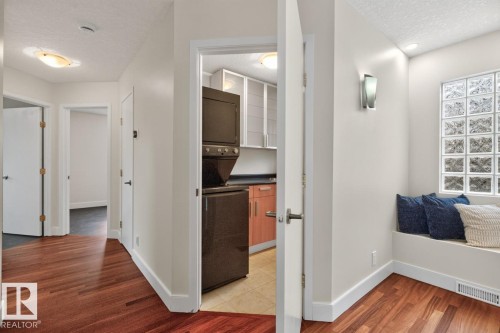 8860 93 Street Nw, Edmonton, AB - Indoor Photo Showing Other Room