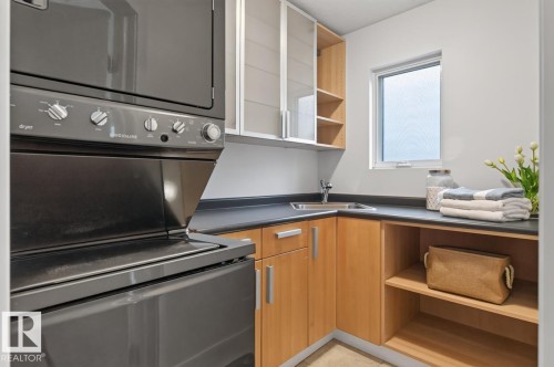 8860 93 Street Nw, Edmonton, AB - Indoor Photo Showing Laundry Room