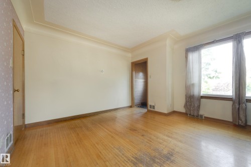 12202 127 Street Nw, Edmonton, AB - Indoor Photo Showing Other Room