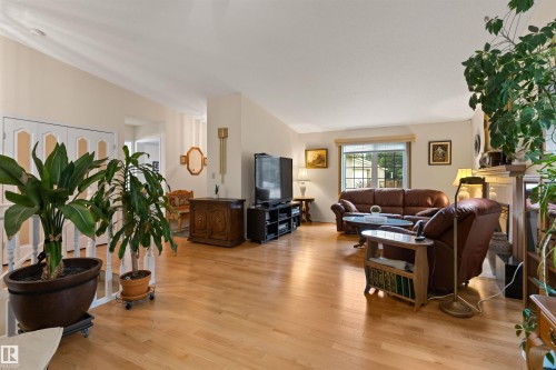 #1 10 Grange Dr, St. Albert, AB - Indoor