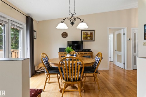 #1 10 Grange Dr, St. Albert, AB - Indoor Photo Showing Dining Room