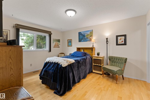 #1 10 Grange Dr, St. Albert, AB - Indoor Photo Showing Bedroom